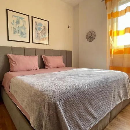 Bazaar Sun Rays Apartment Tirana Exterior photo